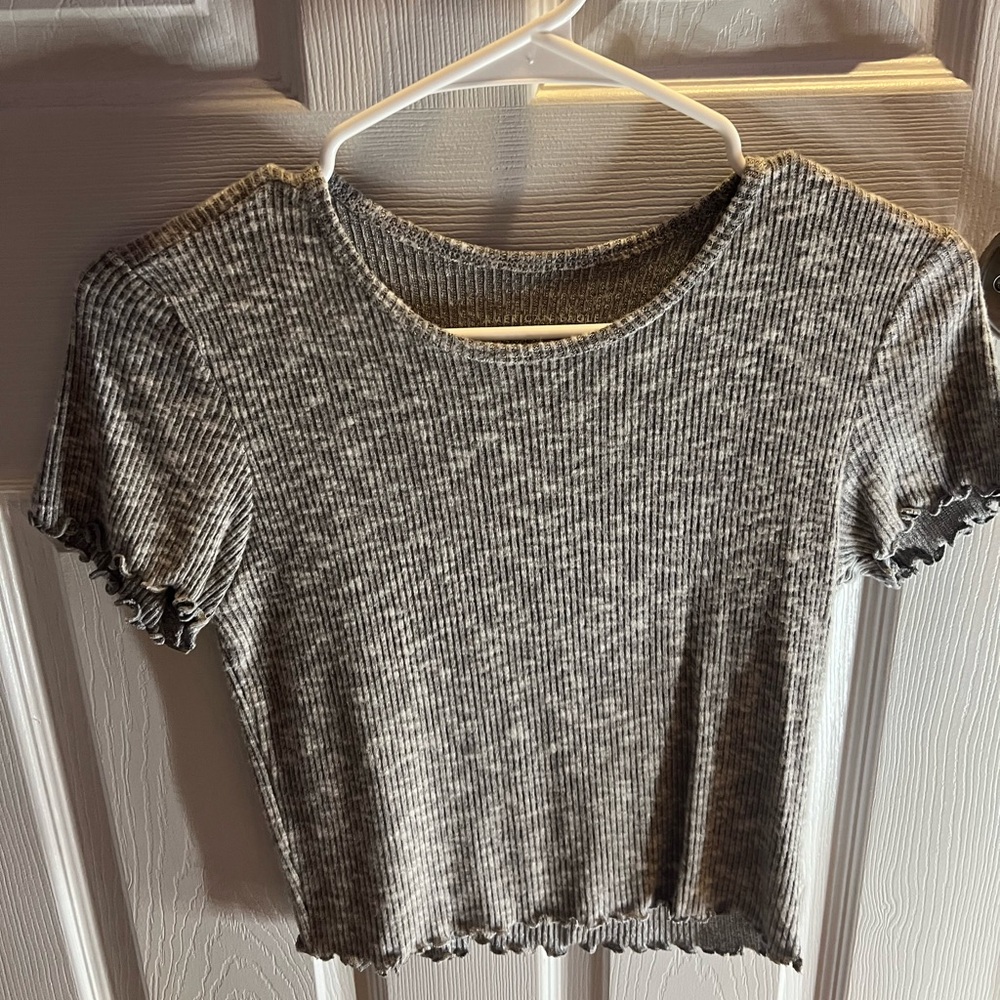 American Eagle gray crop top